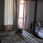 Mouria * İskados