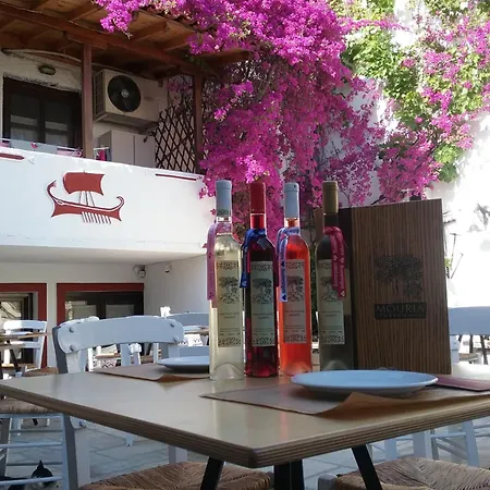 Mouria Hotel