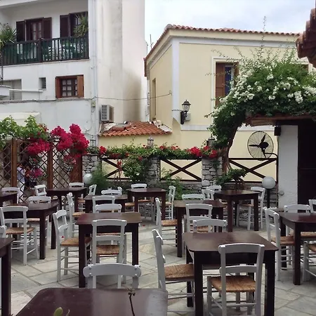 Mouria Hotel Skiathos Town