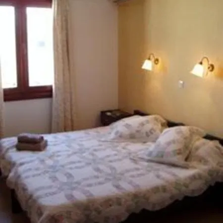 Mouria Скиатос