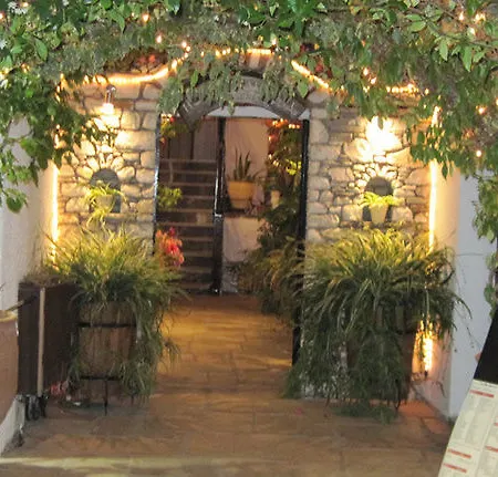 Hotel Mouria *